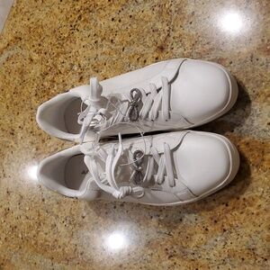 Aldo womens Lillou sneaker size 9.5